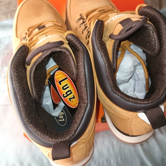 Size 12 men Green Timberland boots and lugz boots free with purchase - Picture 14 of 15